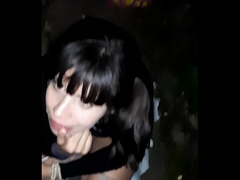 ❤️ A kan titi kumbura azzakari a madadin alewa ️ Batsa na Rasha